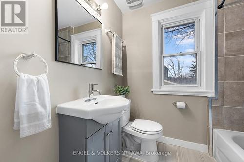 293-295 Holmwood Avenue, Ottawa, ON - Indoor Photo Showing Bathroom