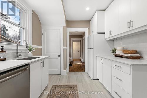 293-295 Holmwood Avenue, Ottawa, ON - Indoor Photo Showing Kitchen