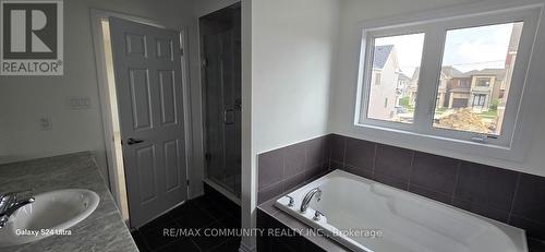 12 Heritage Way, Thorold, ON - Indoor Photo Showing Bathroom