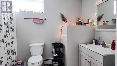 1663 Wendy, Val Caron, ON - Indoor Photo Showing Bathroom