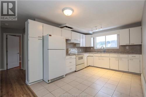 1663 Wendy, Val Caron, ON - Indoor Photo Showing Kitchen