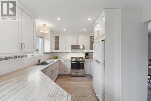 6084 Voyageur Drive, Ottawa, ON - Indoor Photo Showing Kitchen With Double Sink With Upgraded Kitchen