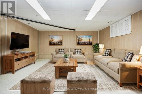 67 Kenilworth Street, Ottawa, ON - Indoor Photo Showing Living Room