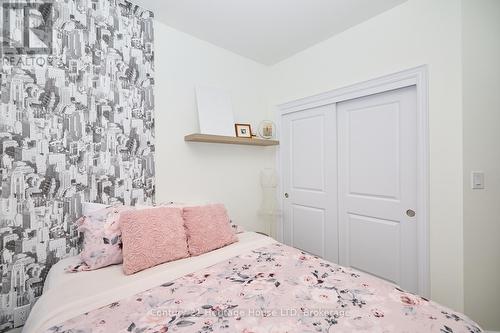 406 Hummel Crescent, Fort Erie (333 - Lakeshore), ON - Indoor Photo Showing Bedroom