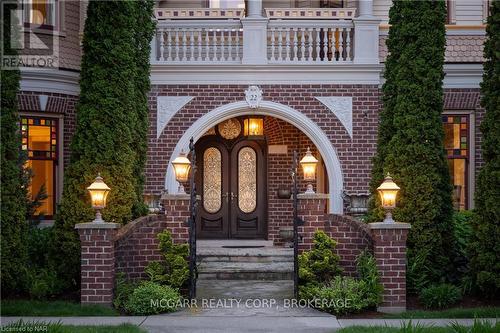 22 Bayview Drive, St. Catharines (438 - Port Dalhousie), ON - Outdoor With Facade