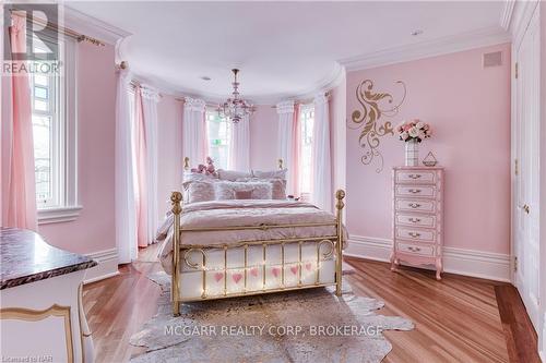 22 Bayview Drive, St. Catharines (438 - Port Dalhousie), ON - Indoor Photo Showing Bedroom