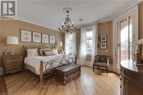 22 Bayview Drive, St. Catharines (438 - Port Dalhousie), ON - Indoor Photo Showing Bedroom