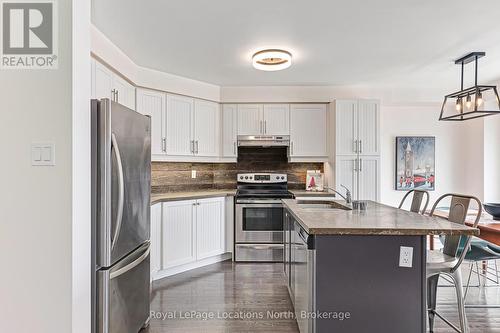 7 Robertson Street, Collingwood, ON - Indoor Photo Showing Kitchen With Double Sink