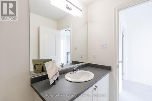 7 Robertson Street, Collingwood, ON - Indoor Photo Showing Bathroom