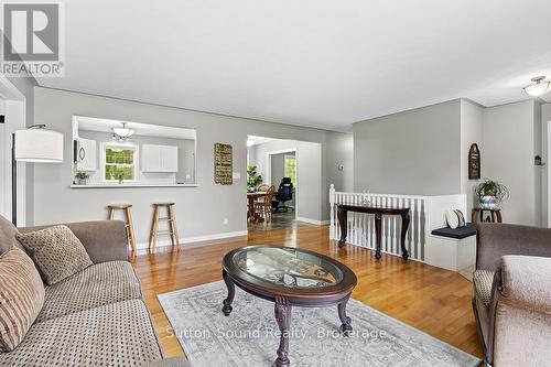 25 Pine Tree Drive, South Bruce Peninsula, ON - Indoor Photo Showing Living Room