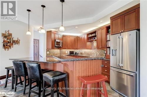 17 - 224 Blueski George Crescent, Blue Mountains (Blue Mountain Resort Area), ON - Indoor Photo Showing Kitchen With Upgraded Kitchen