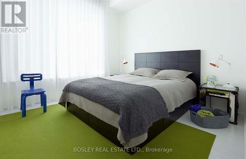 250 Manning Avenue, Toronto, ON - Indoor Photo Showing Bedroom