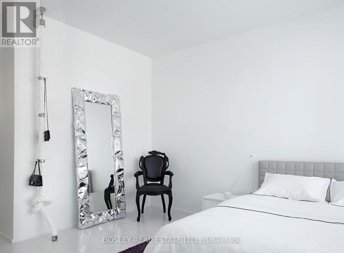 250 Manning Avenue, Toronto, ON - Indoor Photo Showing Bedroom