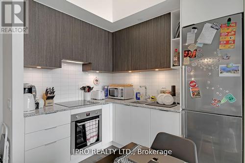 1015 - 120 Parliament Street, Toronto, ON - Indoor Photo Showing Kitchen