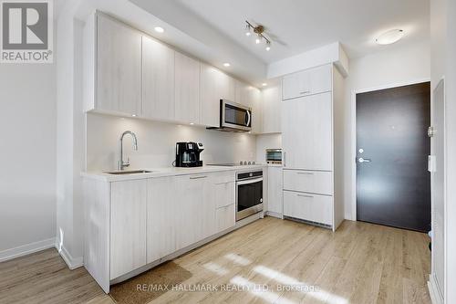 Th105 - 8868 Yonge Street, Richmond Hill, ON - Indoor Photo Showing Kitchen With Upgraded Kitchen