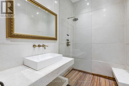 10 Saunders Avenue, Toronto, ON - Indoor Photo Showing Bathroom