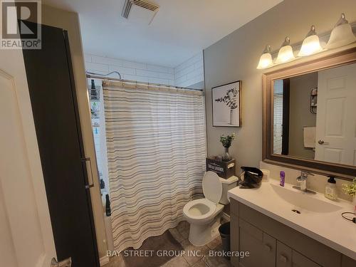 1147 Belle Aire Beach Road, Innisfil, ON - Indoor Photo Showing Bathroom