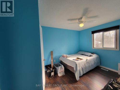 1147 Belle Aire Beach Road, Innisfil, ON - Indoor Photo Showing Bedroom