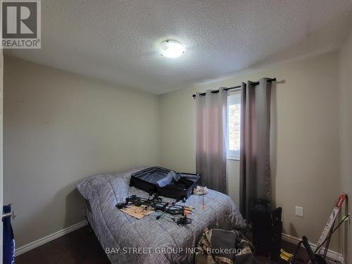 1147 Belle Aire Beach Road, Innisfil, ON - Indoor Photo Showing Bedroom