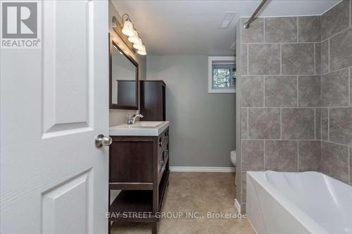 1147 Belle Aire Beach Road, Innisfil, ON - Indoor Photo Showing Bathroom