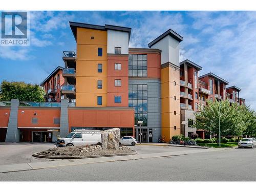 654 Cook Road Unit# 638, Kelowna, BC - Outdoor With Facade