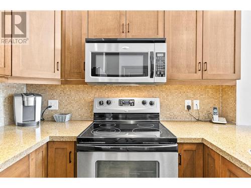 654 Cook Road Unit# 638, Kelowna, BC - Indoor Photo Showing Kitchen