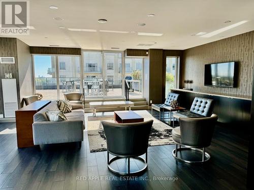 306 - 18 Rean Drive, Toronto, ON - Indoor Photo Showing Living Room