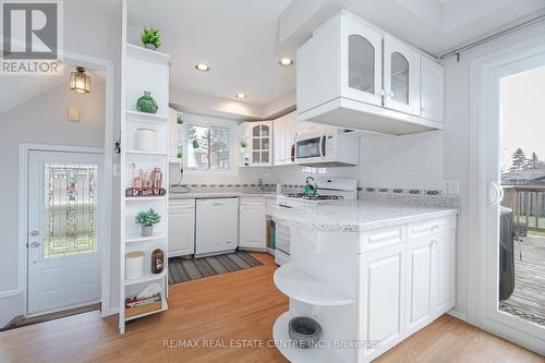 260 Kinmount Crescent, Oshawa, ON - Indoor Photo Showing Kitchen