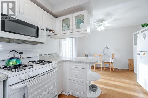 260 Kinmount Crescent, Oshawa, ON - Indoor Photo Showing Kitchen