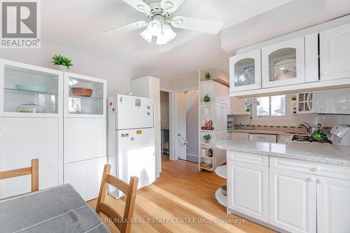 260 Kinmount Crescent, Oshawa, ON - Indoor Photo Showing Kitchen