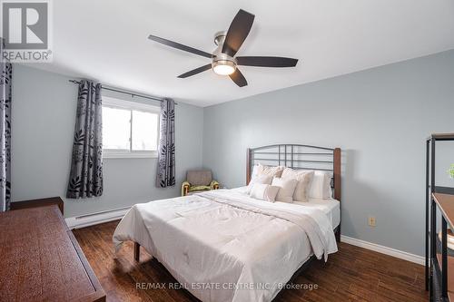 260 Kinmount Crescent, Oshawa, ON - Indoor Photo Showing Bedroom