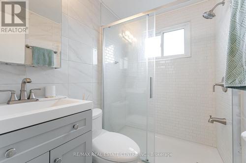 260 Kinmount Crescent, Oshawa, ON - Indoor Photo Showing Bathroom