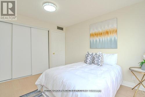 907 - 4235 Sherwoodtowne Boulevard, Mississauga, ON - Indoor Photo Showing Bedroom