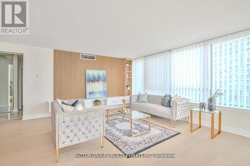 907 - 4235 Sherwoodtowne Boulevard, Mississauga, ON - Indoor Photo Showing Living Room