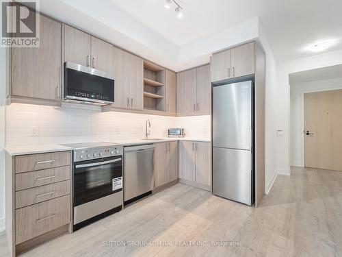 817 - 50 George Butchart Drive, Toronto, ON - Indoor Photo Showing Kitchen With Stainless Steel Kitchen