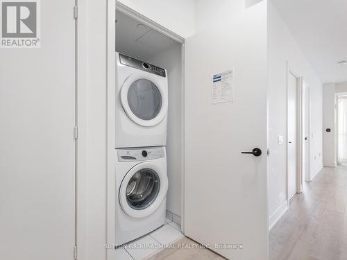 817 - 50 George Butchart Drive, Toronto, ON - Indoor Photo Showing Laundry Room