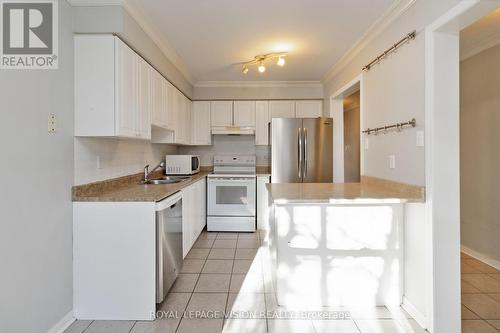 5141 Brada Crescent, Burlington, ON - Indoor Photo Showing Kitchen