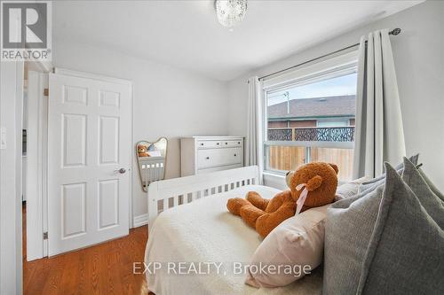 137 Kingsview Boulevard, Toronto, ON - Indoor Photo Showing Bedroom