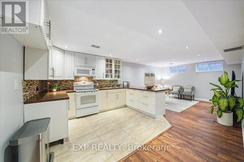 137 Kingsview Boulevard, Toronto, ON - Indoor Photo Showing Kitchen