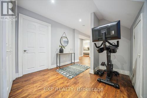 137 Kingsview Boulevard, Toronto, ON - Indoor Photo Showing Gym Room