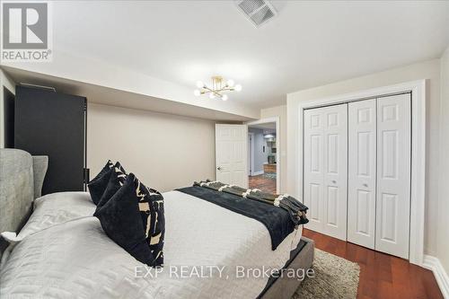 137 Kingsview Boulevard, Toronto, ON - Indoor Photo Showing Bedroom