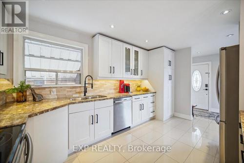 137 Kingsview Boulevard, Toronto, ON - Indoor Photo Showing Kitchen With Double Sink