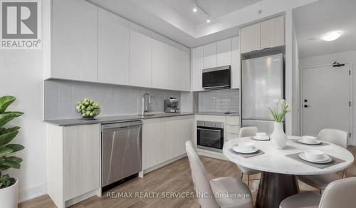 603 - 2481 Taunton Road, Oakville, ON - Indoor Photo Showing Dining Room