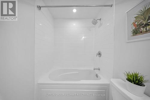 4910 - 30 Shore Breeze Drive, Toronto, ON - Indoor Photo Showing Bathroom