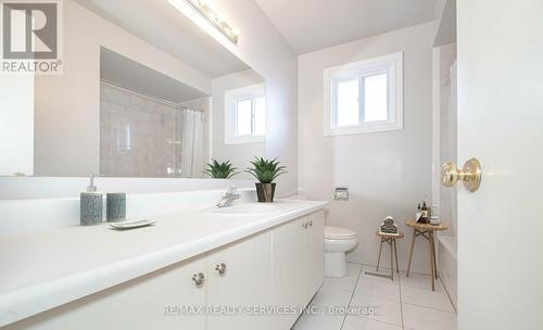 28 Panda Lane, Brampton, ON - Indoor Photo Showing Bathroom