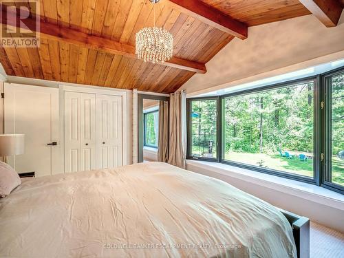 13716 22 Side Road, Halton Hills, ON - Indoor Photo Showing Bedroom