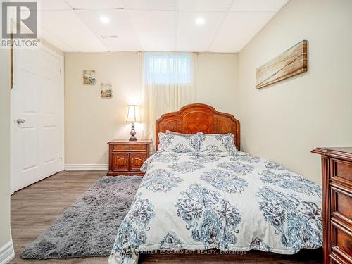 13716 22 Side Road, Halton Hills, ON - Indoor Photo Showing Bedroom