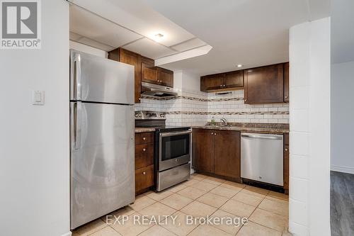 22 East 39Th Street, Hamilton, ON - Indoor Photo Showing Kitchen