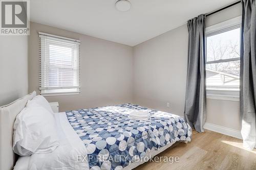 22 East 39Th Street, Hamilton, ON - Indoor Photo Showing Bedroom