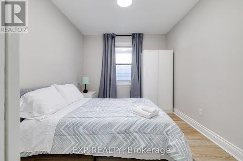 22 East 39Th Street, Hamilton, ON - Indoor Photo Showing Bedroom